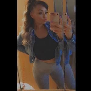 Meet your Posher, Ashley